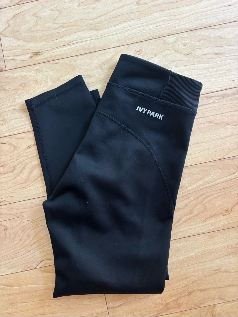 IVY PARK cropped Black Athletic Leggings with Ribbed Waistband